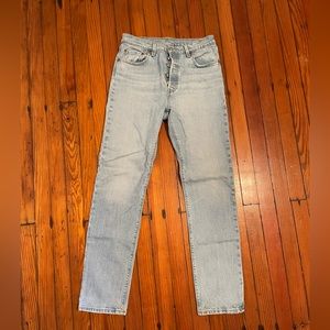 LEVI’S 501 Light Wash Women’s Jeans in 29 Waist